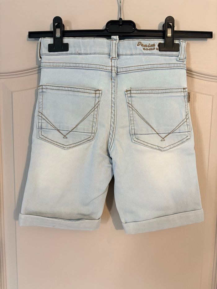 Short / Pantacourt 8 ans (128 cm) – Jean bleu clair – TBE - photo numéro 2