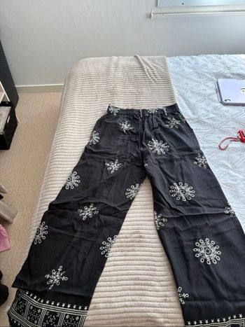 Pantalon fluide noir à motifs blancs – C’Denfer – Taille M/L