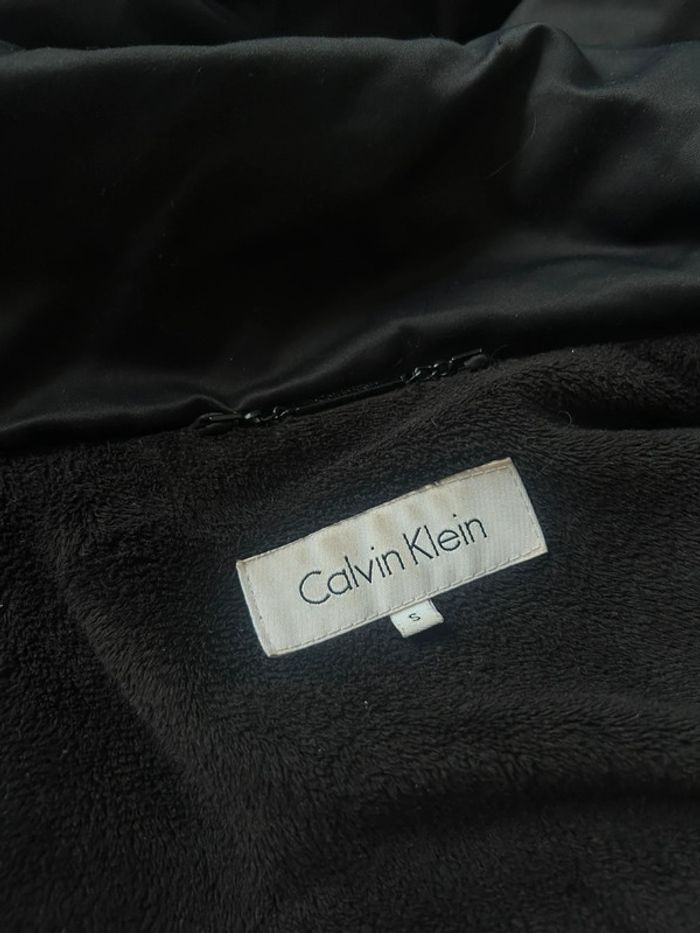 Doudoune noire Calvin Klein femme – Taille S Ultra chaude | Capuche réglable | Bon état général - photo numéro 8