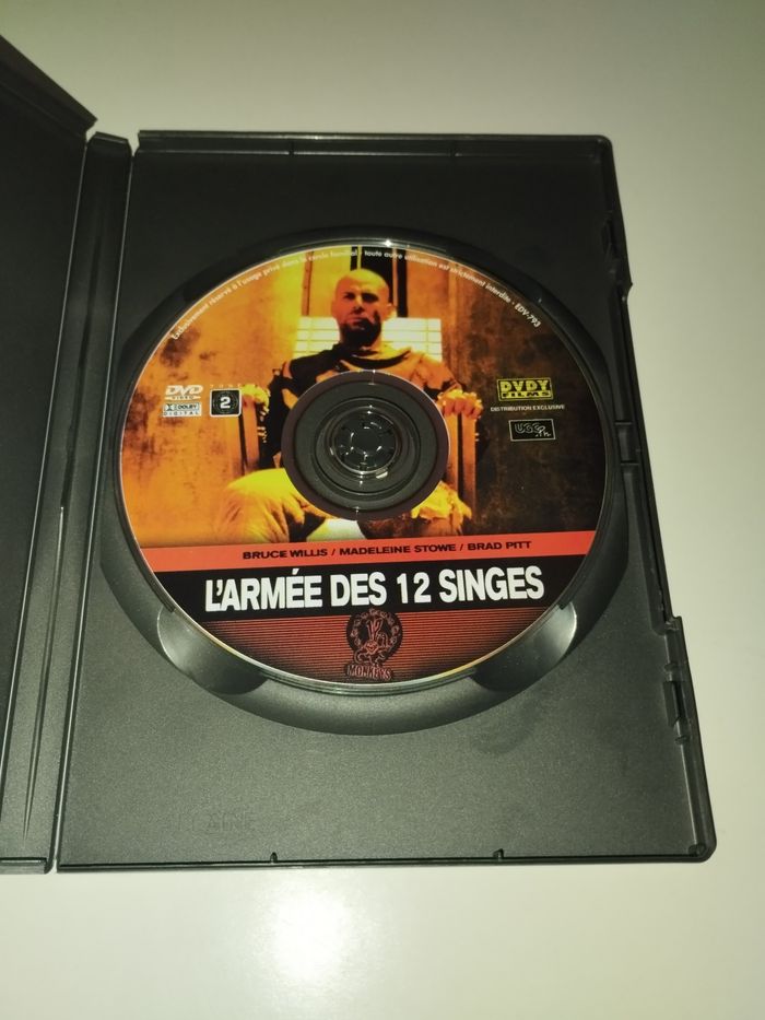 DVD L'armée des 12 singes - photo numéro 3