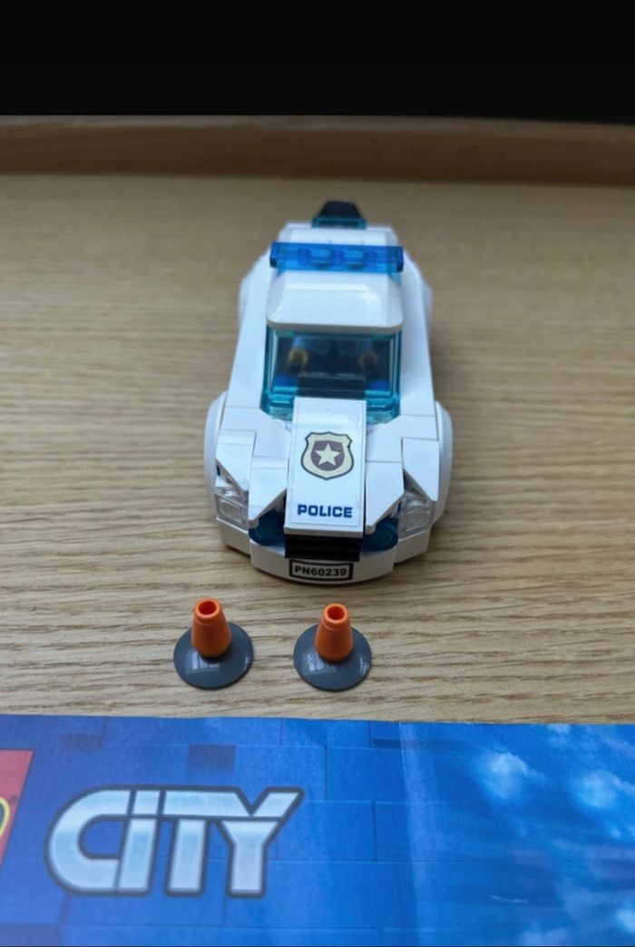 Lego city voiture de police - photo numéro 2