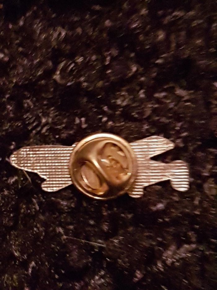 Pin's avion p-25 - photo numéro 2