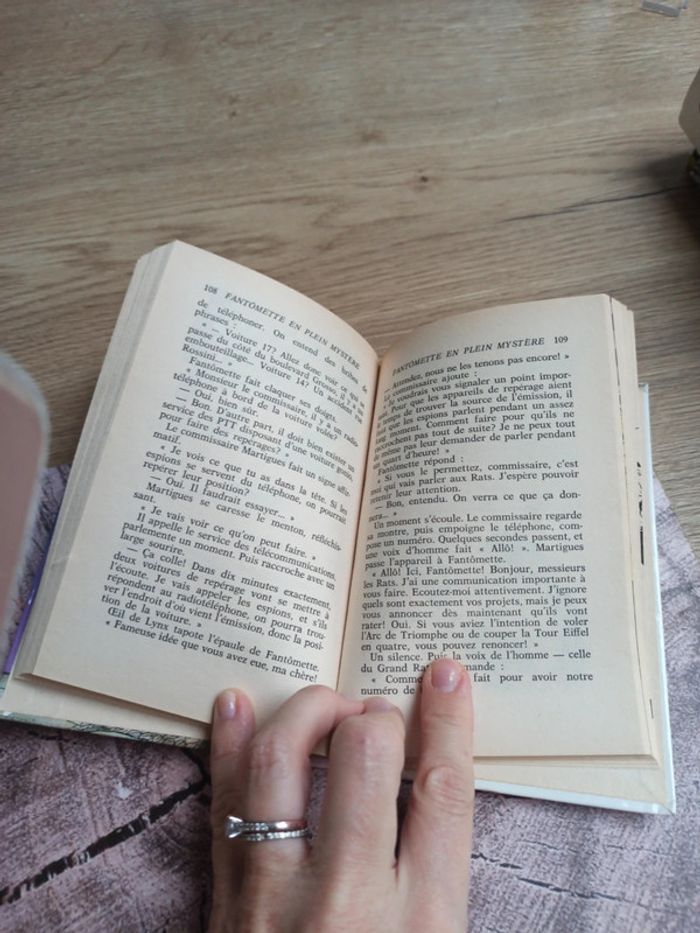 Livre fantômette en plein mystère - photo numéro 3