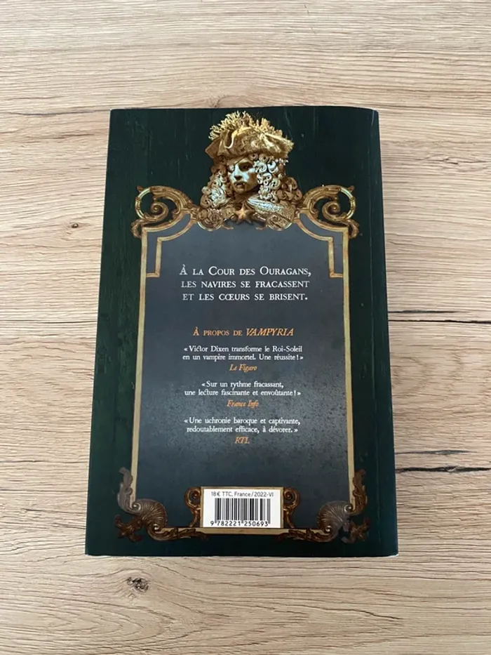 La cour des ouragans Vampyria de Victor Dixen - photo numéro 2