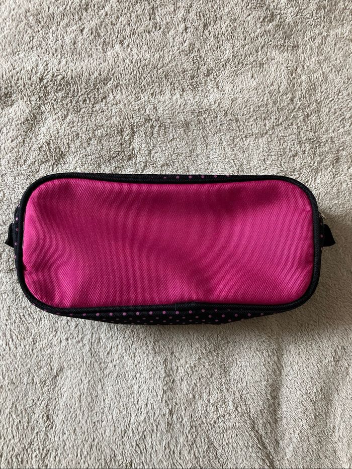 Trousse scolaire - photo numéro 2