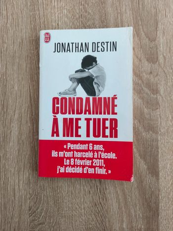 Livre "condamné à me tuer"