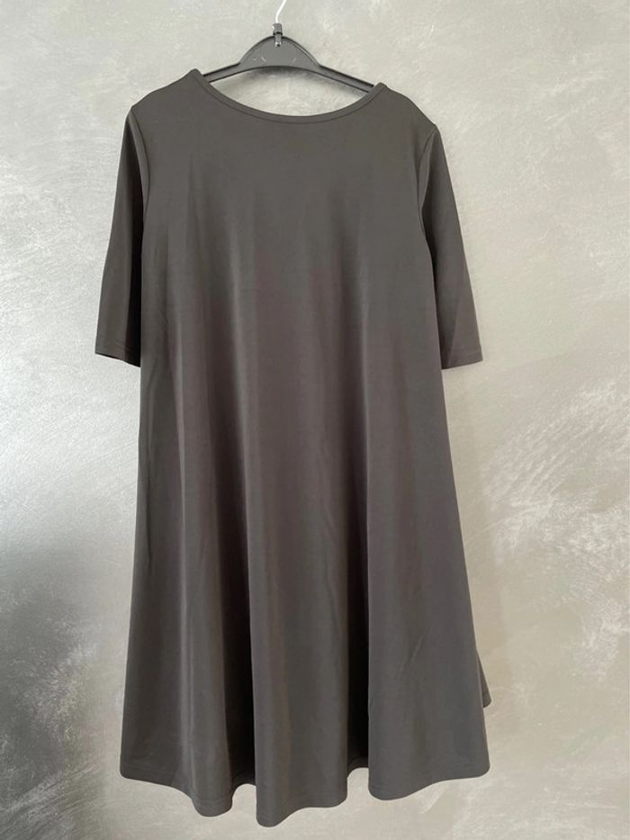 Robe noire - photo numéro 3