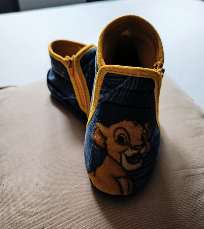 Chaussons Roi lion 24