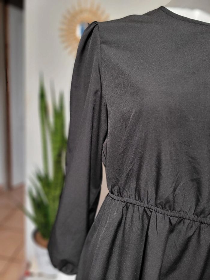 Robe noire - photo numéro 3