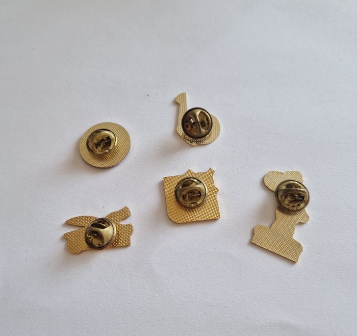 Lot de 5 Pin's Vintage Enseigne E.Leclerc Angoulême 92 Viry-Châtillon - photo numéro 5