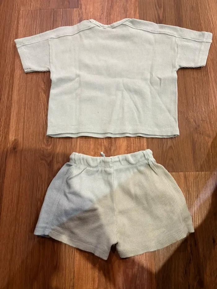 Ensemble pour bébé - photo numéro 3