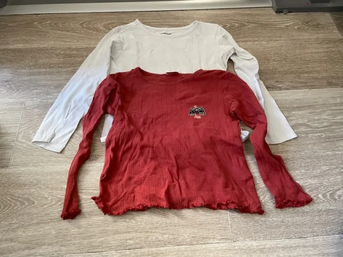 Lot de 2 tee shirts ML taille 6 ans