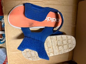 Sandale adidas taille 27