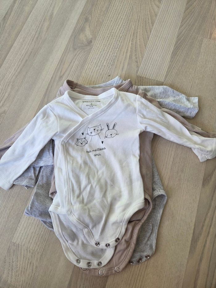 Lot bodies + pantalon - photo numéro 3