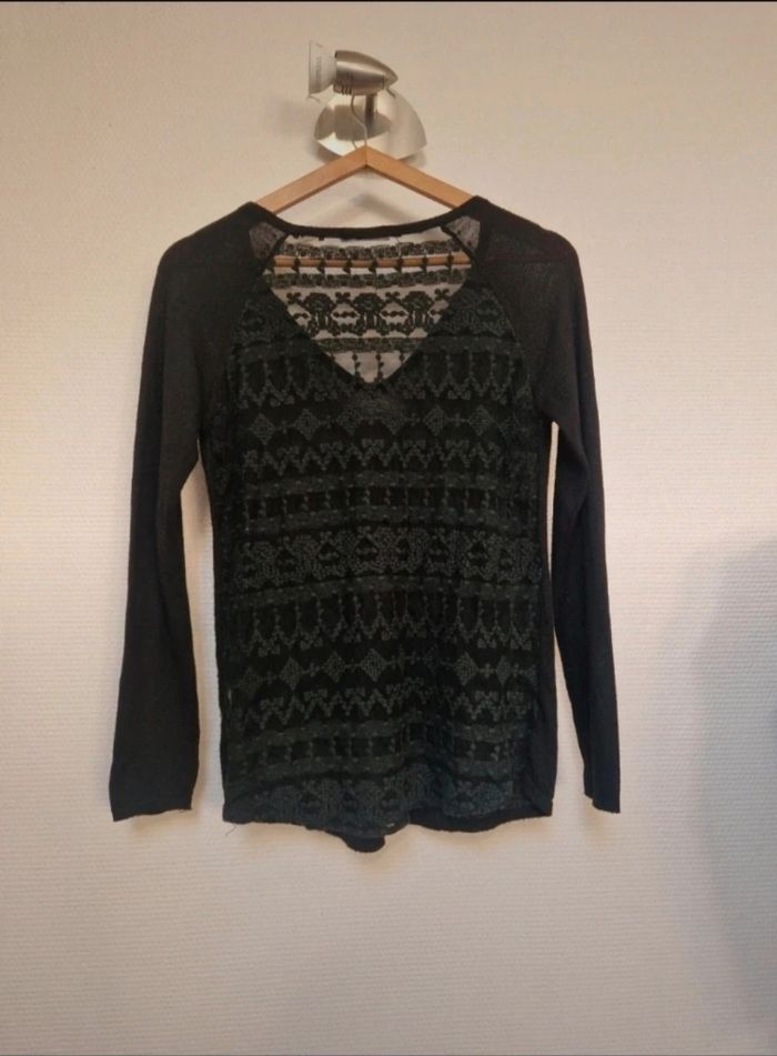 Pull noir col V taille 36 - photo numéro 9