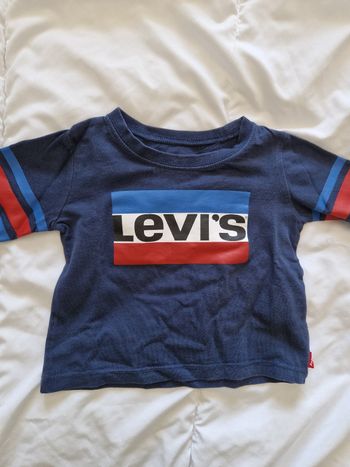T shirt levis