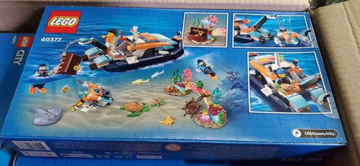 LEGO City 60377 Le Bateau d'exploration Sous-marine. - photo numéro 2