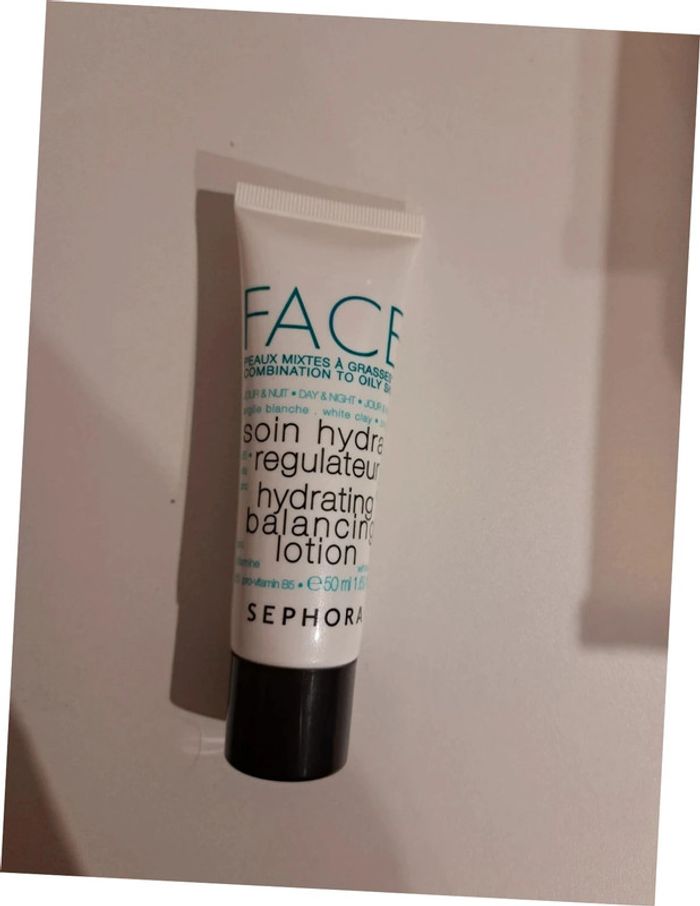 Creme Visage soin hydra-regulateur Peaux mixtes à grasses - photo numéro 3
