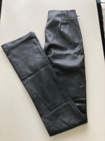 Pantalon en simili cuir Zara taille 38/M