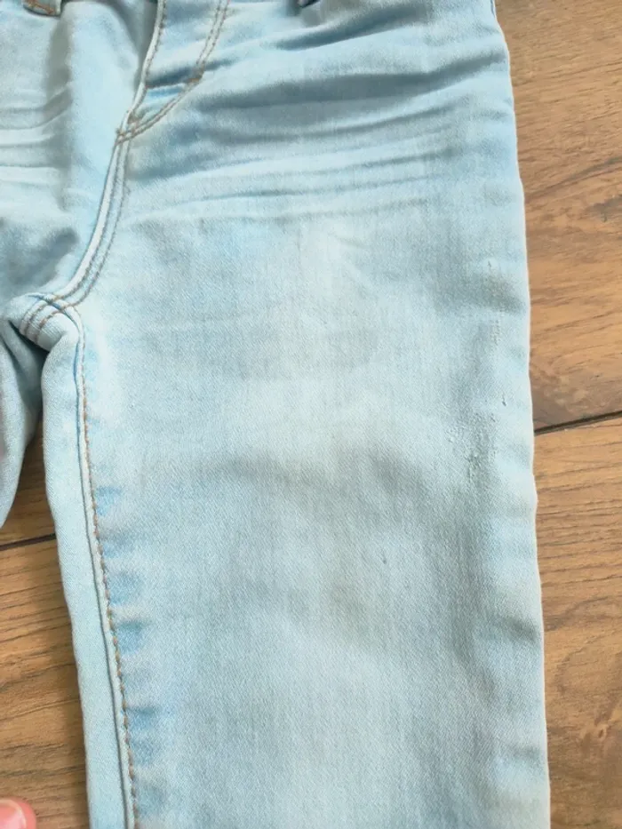 Jeans bleu clair avec bretelles bébé garçon 74 cm soit 12 mois - photo numéro 2
