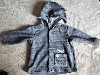 Gilet taille 4/6 mois