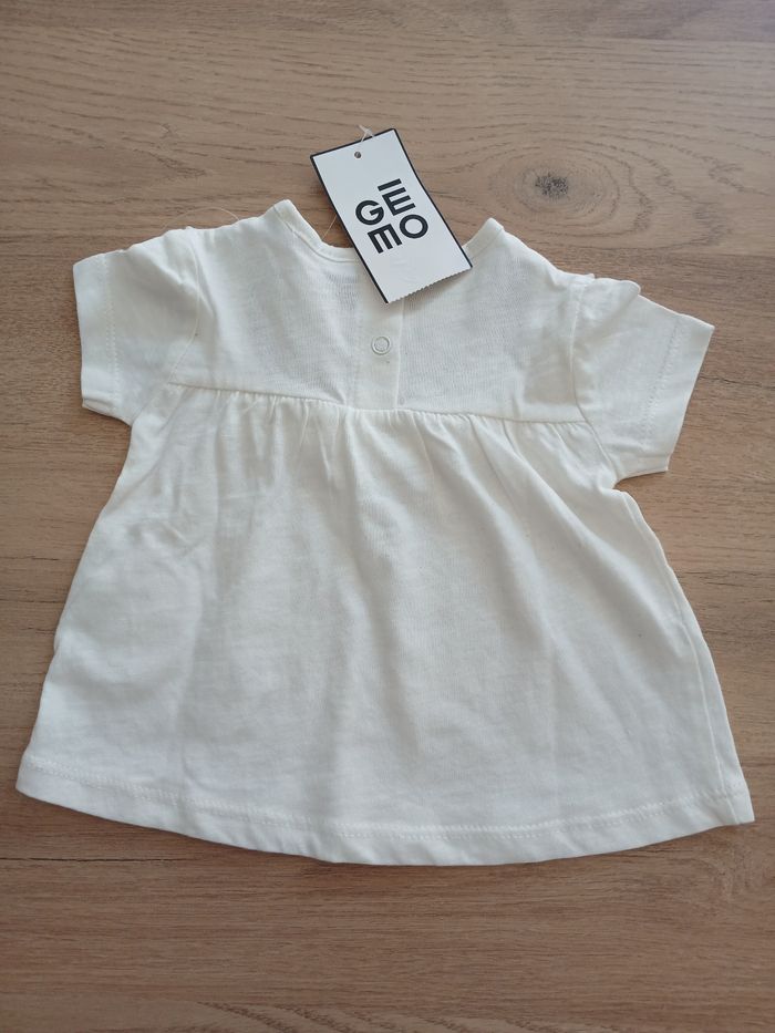 T-shirt - taille 3 mois - neuf avec étiquettes - photo numéro 2