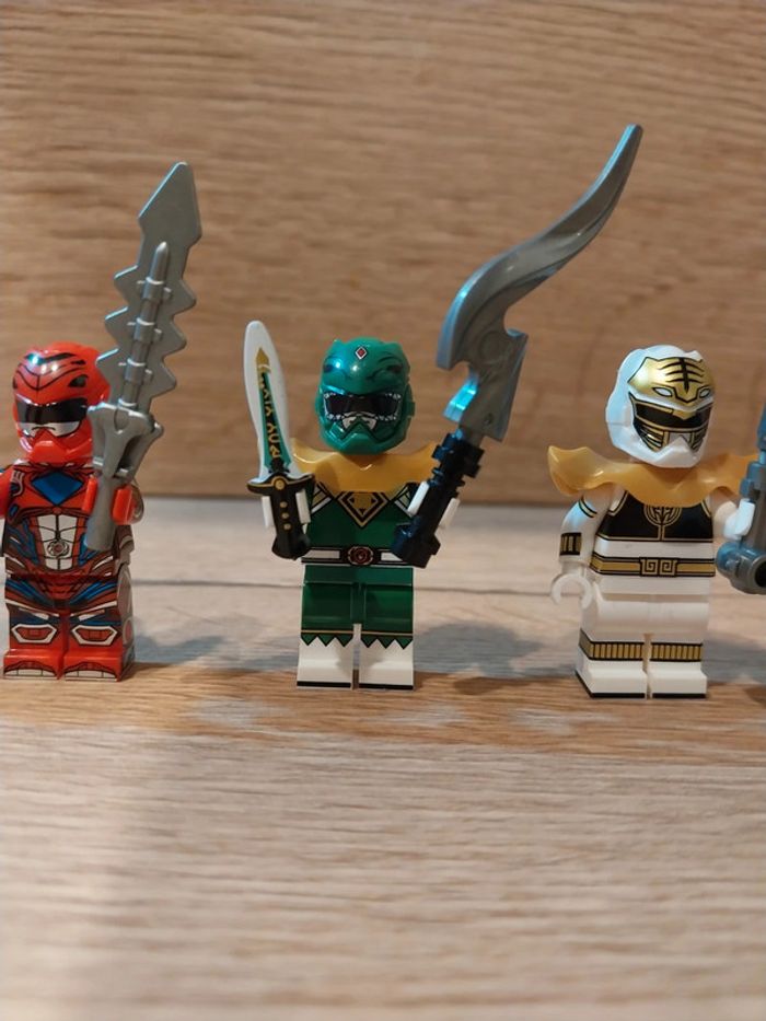 Figurines type lego Power Rangers - photo numéro 3