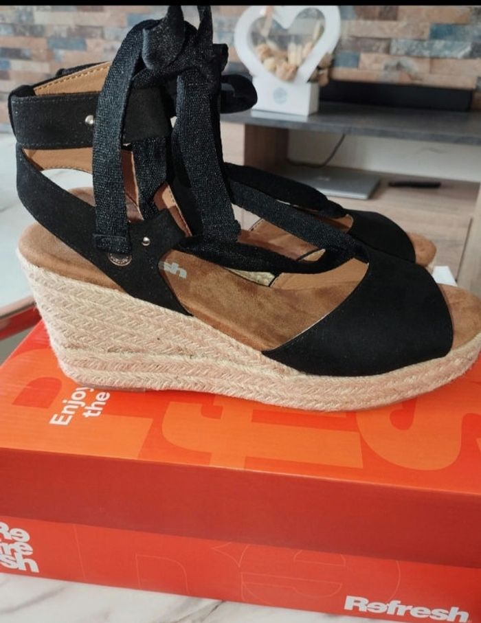 Sandales compensées neuves - photo numéro 3
