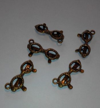 Lot de 5 breloques en forme de lunettes