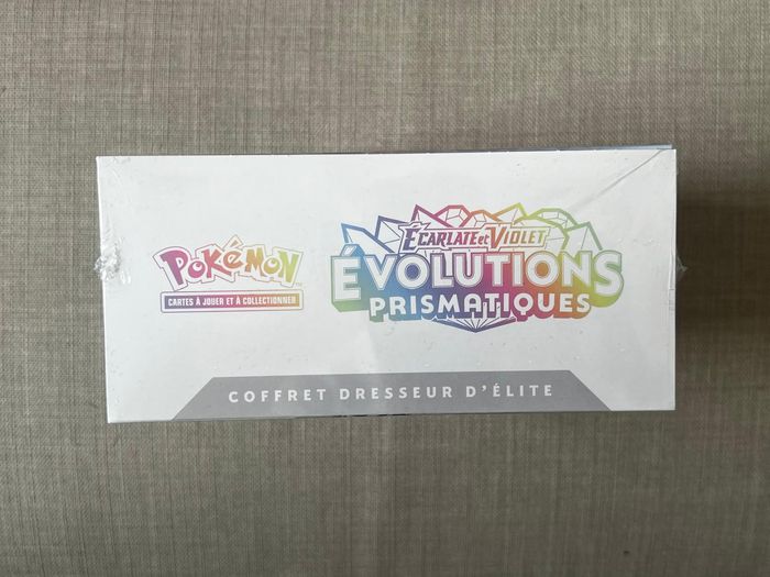 Pokémon Evolution Prismatiques : ETB - Coffret Dresseur d'Elite - photo numéro 4