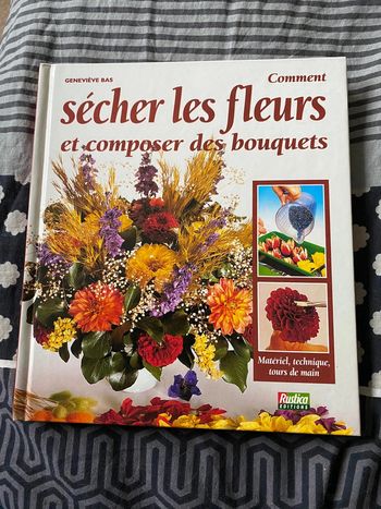 Livre sur fleurs