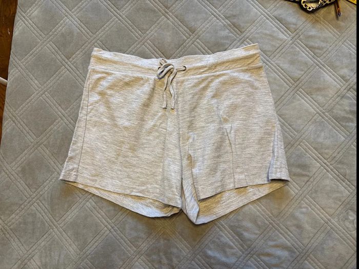 Lot de 5 pyjamas - très bon état - photo numéro 3