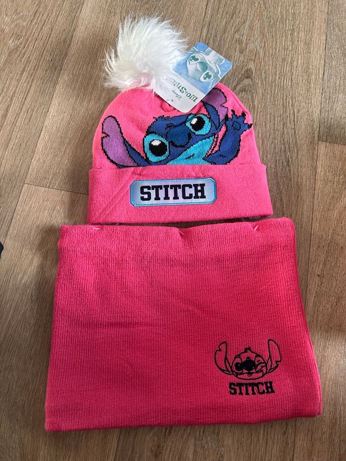 Ensemble Stitch  bonnet et tour de cou