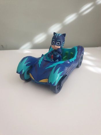 Voiture pijamasque