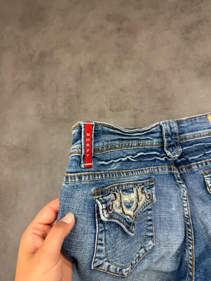 Pantacourt denim en jeans Vintage à motifs brodé Y2k 00’s Taille 42 - photo numéro 5