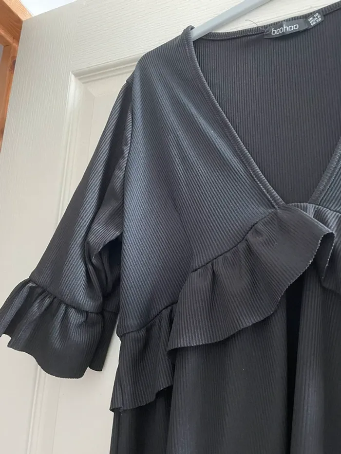 Robe noire - photo numéro 2