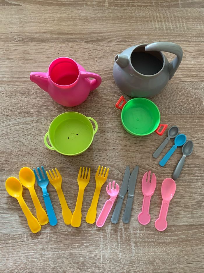 Lo de 84 pièces de dînette - photo numéro 5