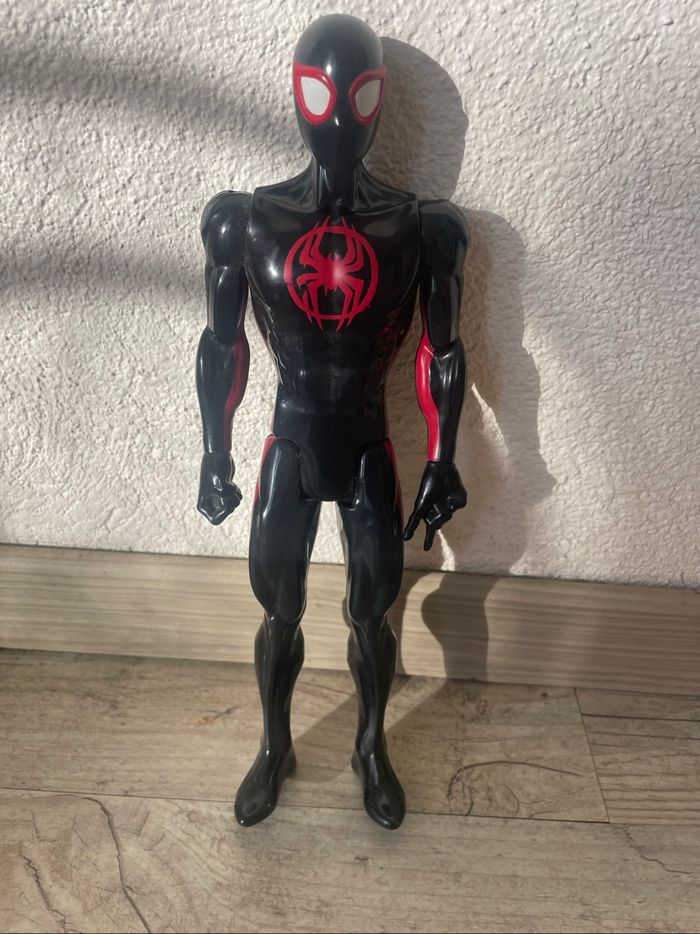 Figurine parlante Spiderman titan