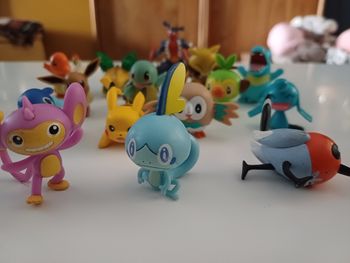 Lot de 15 figurines Pokémon, attrapez les tous!