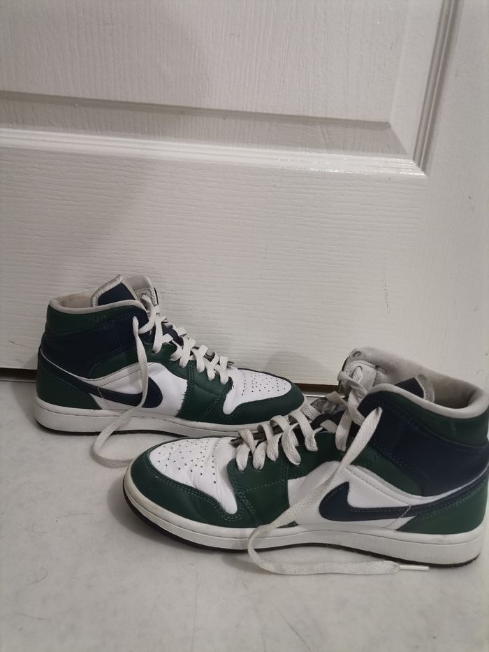 Air Jordan montantes blanc / vert / bleu – très bon état – 38,5 - photo numéro 2