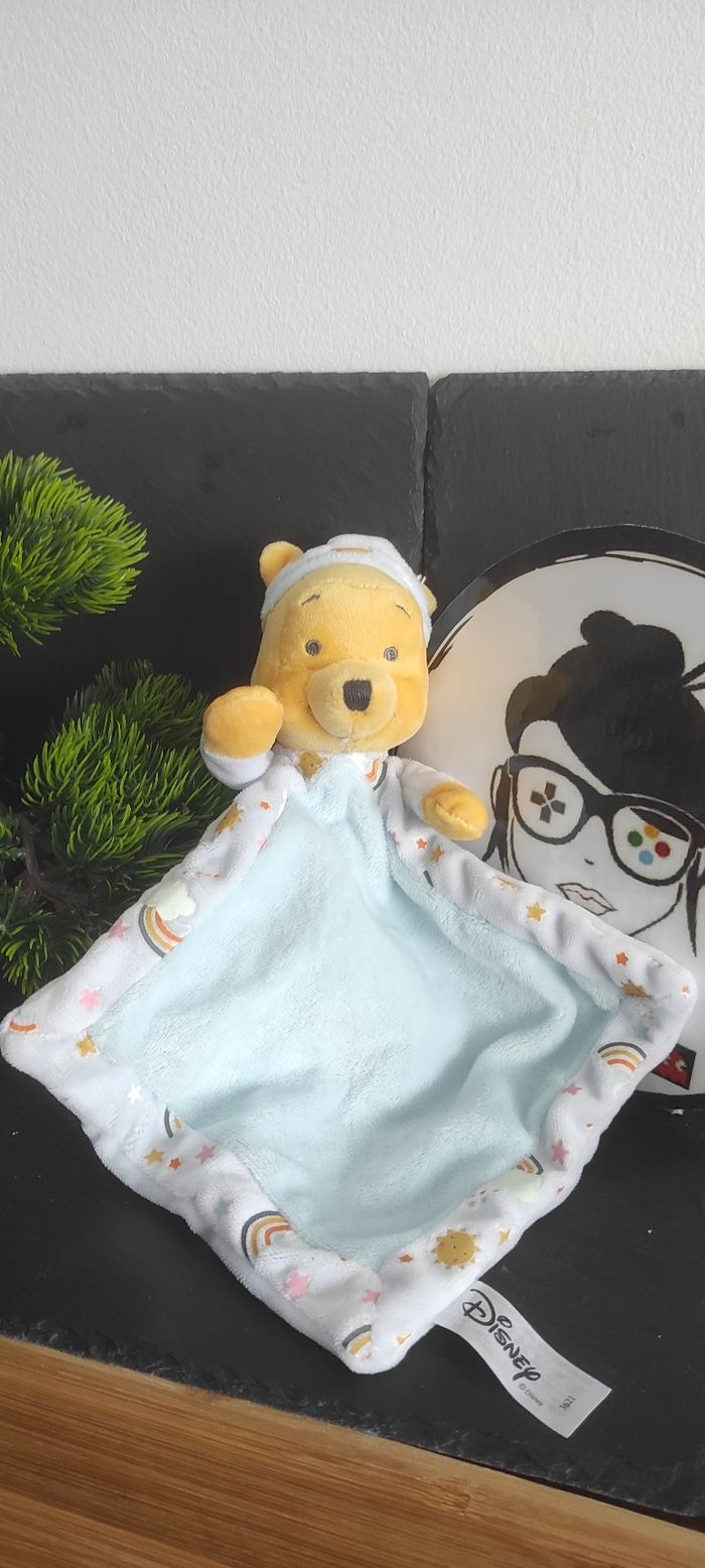 Winnie l'ourson Disney nicotoy doudou Bleu Bonnet Soleil Étoile Phosphorescent