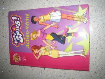 Livre totally spies action- vérité bibliothèque rose