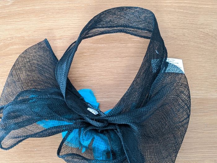Bandeau mariage noir et fleurs turquoise - photo numéro 5