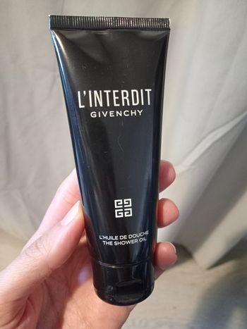 L’huile de douche l’interdit Givenchy 