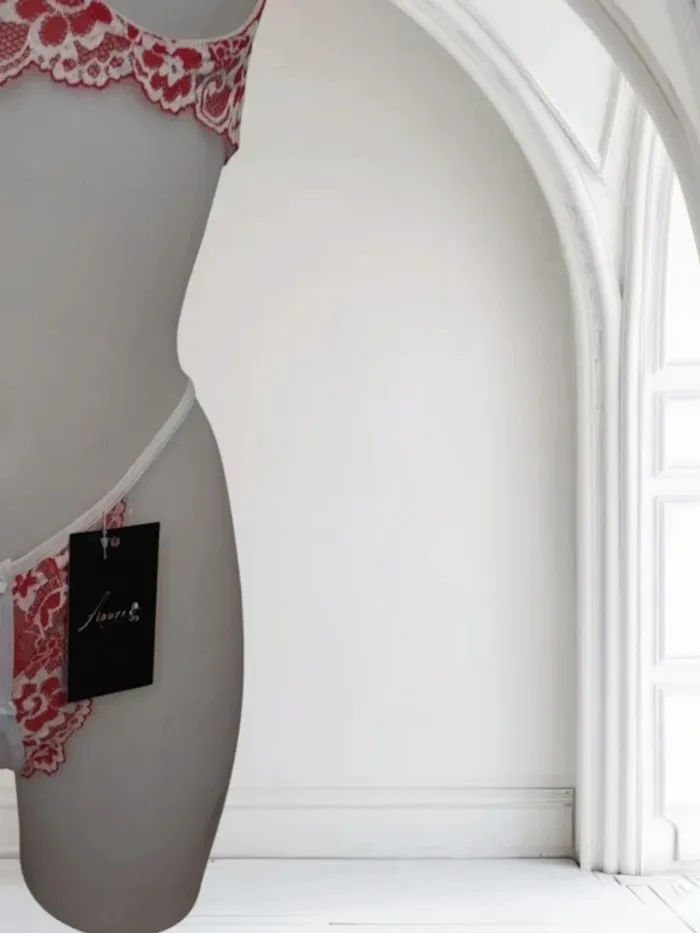 Ensemble rouge/blanc neuf - photo numéro 2