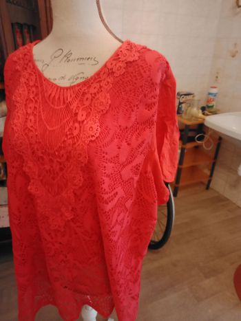 Haut manches courtes rouge