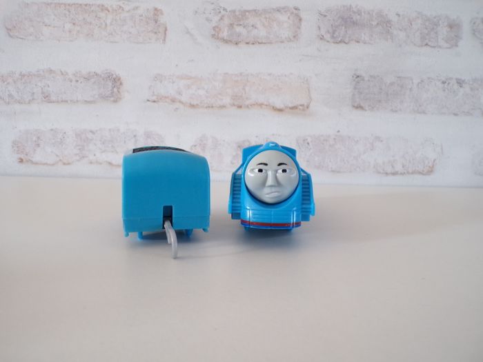 Train - Locomotive - Thomas et ses amis - Gordon turbo  (J29) - photo numéro 4