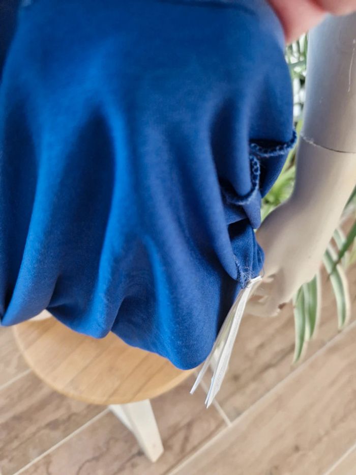 Robe 👗 décolleté - photo numéro 18