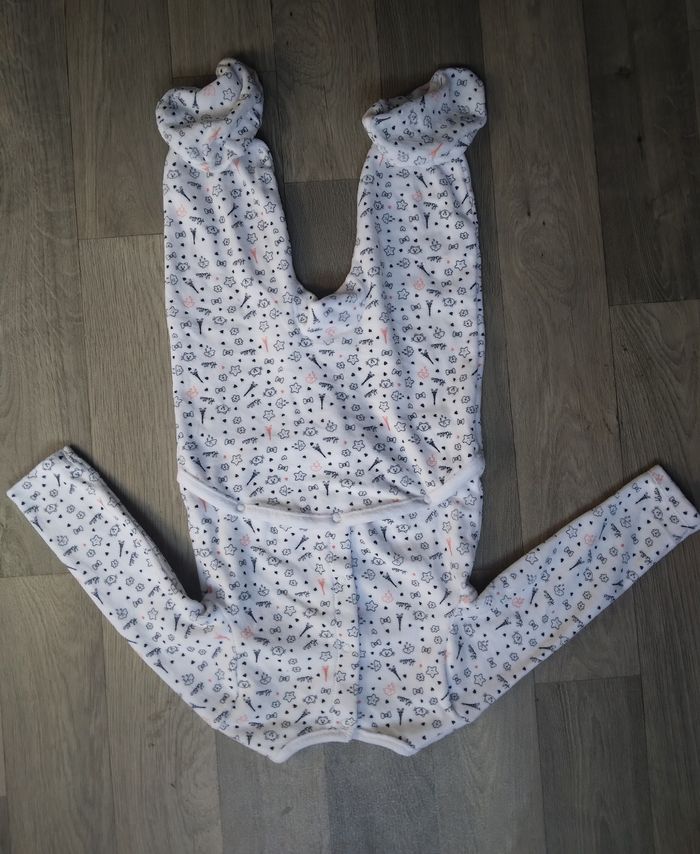 Lot pyjamas 18 mois neuf - photo numéro 4