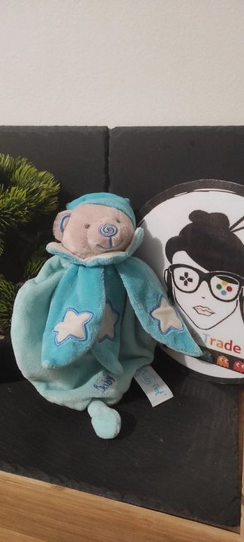 Doudou plat ours bleu Luminescent Baby Nat Etoiles bn747 bonnet blanc